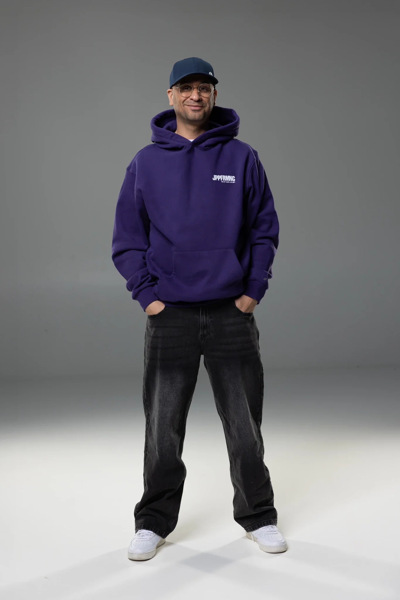 HOODIE HINTERHOFBUDE - Image 3