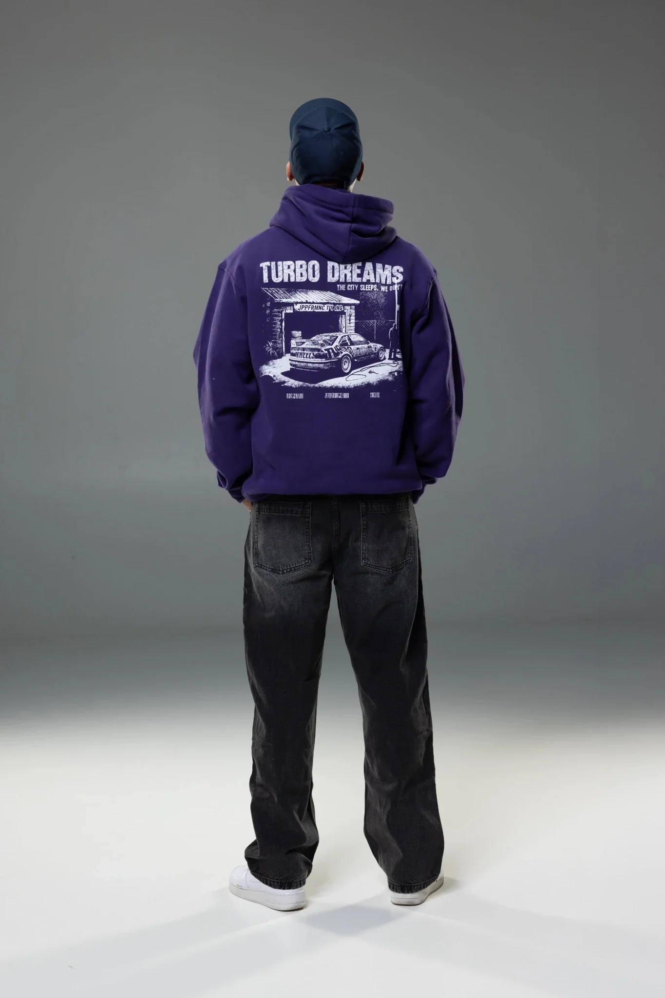 HOODIE HINTERHOFBUDE - Image 4